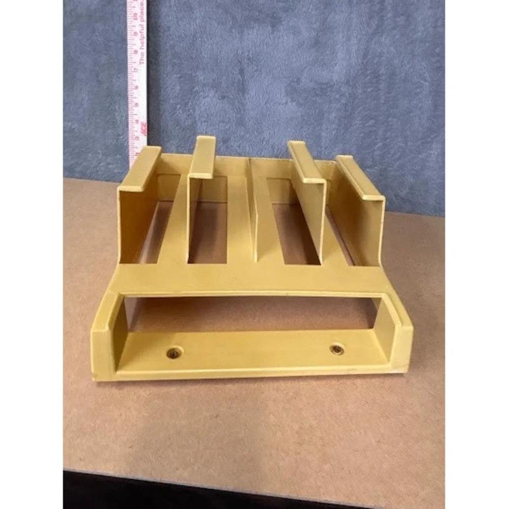 Vintage Rubbermaid Wall Mount Organizer 4‎ Slot Mail File Kitchen Wrap Rack Tan